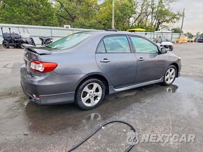 Trzecie zdjęcie samochodu z tyłu: 2012 TOYOTA COROLLA S VIN:2T1BU4EE9CC760074 - miniatura