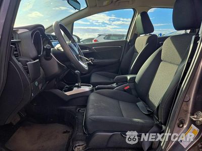 Zdjęcie 7 z 13 samochodu: 2019 HONDA FIT LX VIN:3HGGK5H43KM732654 - miniatura