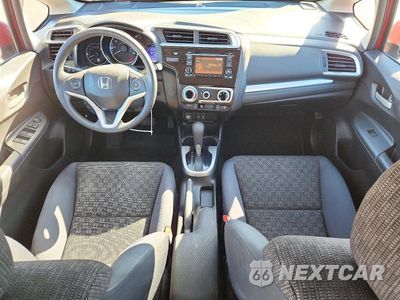Zdjęcie 8 z 12 samochodu: 2016 HONDA FIT LX VIN:JHMGK5H59GS009749 - miniatura