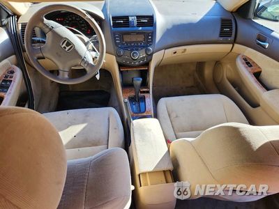 Zdjęcie 8 z 12 samochodu: 2005 HONDA ACCORD EX VIN:1HGCM56755A133987 - miniatura