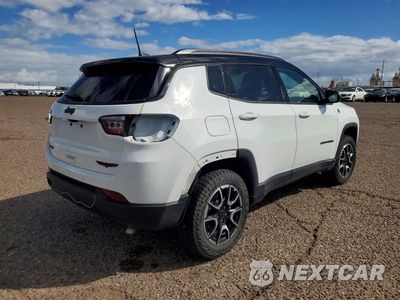 Trzecie zdjęcie samochodu z tyłu: 2026 JEEP COMPASS TRAILHAWK VIN:3C4NJDDNXTT177193 - miniatura