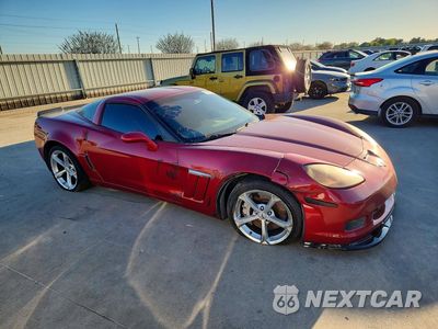 Czwarte zdjęcie samochodu z boku: 2010 CHEVROLET CORVETTE GRAND SPORT VIN:1G1YU2DW9A5106218 - miniatura