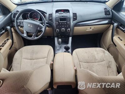 Zdjęcie 8 z 12 samochodu: 2011 KIA SORENTO LX VIN:5XYKTCA12BG133462 - miniatura