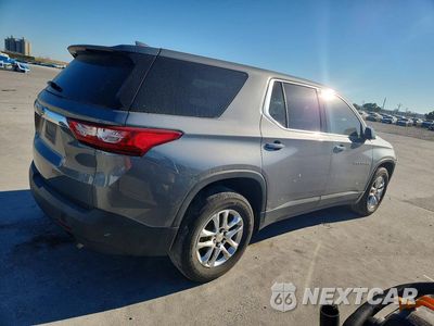 Trzecie zdjęcie samochodu z tyłu: 2019 CHEVROLET TRAVERSE LS VIN:1GNERFKW7KJ147324 - miniatura