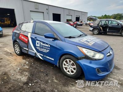 Czwarte zdjęcie samochodu z boku: 2013 HYUNDAI ACCENT GS VIN:KMHCT5AE4DU080022 - miniatura