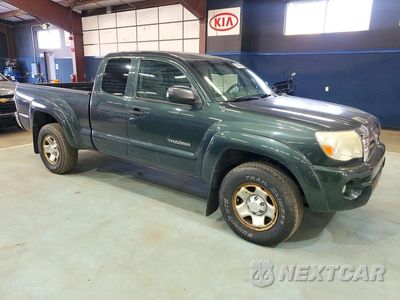 Czwarte zdjęcie samochodu z boku: 2009 TOYOTA TACOMA V6 VIN:5TEUU42N89Z633039 - miniatura
