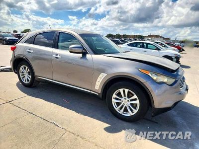 Czwarte zdjęcie samochodu z boku: 2010 INFINITI FX35 BASE VIN:JN8AS1MU3AM802218 - miniatura