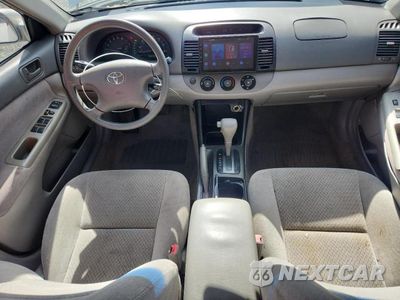 Zdjęcie 8 z 12 samochodu: 2002 TOYOTA CAMRY LE VIN:4T1BE32K42U058050 - miniatura