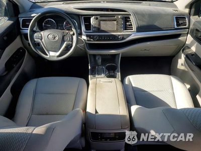 Zdjęcie 8 z 14 samochodu: 2014 TOYOTA HIGHLANDER LE VIN:5TDBKRFH4ES005985 - miniatura