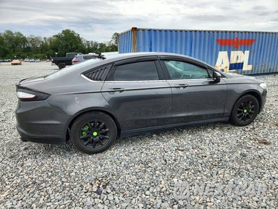 Trzecie zdjęcie samochodu z tyłu: 2015 FORD FUSION S VIN:3FA6P0G72FR117621 - miniatura