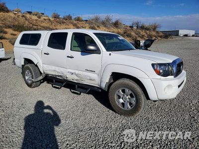 Czwarte zdjęcie samochodu z boku: 2011 TOYOTA TACOMA V6 VIN:3TMLU4ENXBM068321 - miniatura