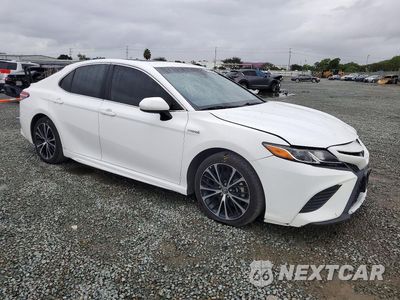 Czwarte zdjęcie samochodu z boku: 2020 TOYOTA CAMRY SE VIN:4T1G31AK7LU011498 - miniatura