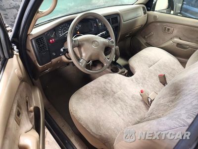 Zdjęcie 8 z 12 samochodu: 2004 TOYOTA TACOMA BASE VIN:5TENL42N94Z427874 - miniatura