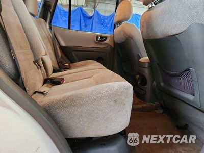Zdjęcie 11 z 13 samochodu: 2006 HYUNDAI SANTA FE GLS VIN:KM8SC73E26U038438 - miniatura