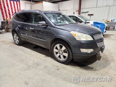Czwarte zdjęcie samochodu z boku: 2011 CHEVROLET TRAVERSE LTZ VIN:1GNKVLED3BJ236248 - miniatura