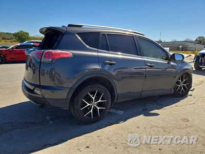 Trzecie zdjęcie samochodu z tyłu: 2017 TOYOTA RAV4 SE VIN:JTMJFREV8HJ123546 - miniatura