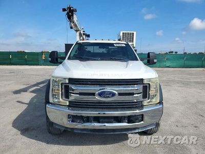 Piąte zdjęcie samochodu w środku: 2019 FORD F550 SUPER DUTY UTILITY / SERVICE TRUCK VIN:1FDUF5GT0KEF71065 - miniatura