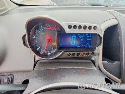 Zdjęcie 9 z 12 samochodu: 2015 CHEVROLET SONIC LT VIN:1G1JC5SH6F4146540 - miniatura