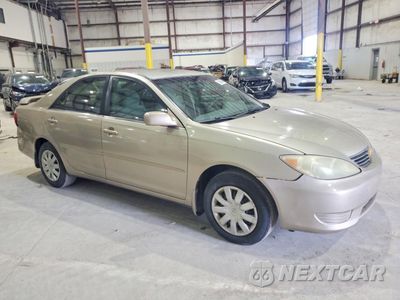 Czwarte zdjęcie samochodu z boku: 2005 TOYOTA CAMRY VIN:4T1BE30KX5U941450 - miniatura