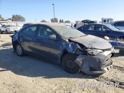Czwarte zdjęcie samochodu z boku: 2018 TOYOTA COROLLA LE VIN:5YFBURHE2JP792550 - miniatura