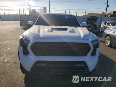 Piąte zdjęcie samochodu w środku: 2026 TOYOTA TACOMA TRD SPORT VIN:3TMLB5JNXTM262365 - miniatura