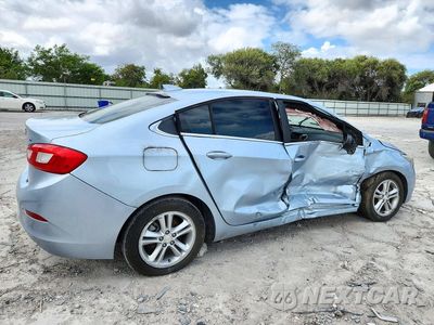 Trzecie zdjęcie samochodu z tyłu: 2017 CHEVROLET CRUZE LT VIN:3G1BE5SM8HS556979 - miniatura