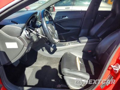 Zdjęcie 7 z 13 samochodu: 2014 MERCEDES-BENZ CLA 250 VIN:WDDSJ4EB2EN038143 - miniatura