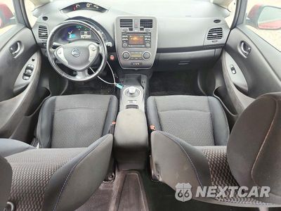 Zdjęcie 8 z 12 samochodu: 2015 NISSAN LEAF S VIN:1N4AZ0CP0FC332388 - miniatura