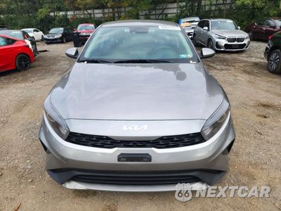 Piąte zdjęcie samochodu w środku: 2023 KIA FORTE LXS VIN:3KPF24AD5PE573474 - miniatura