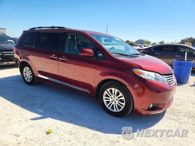 Czwarte zdjęcie samochodu z boku: 2017 TOYOTA SIENNA XLE 8-PASSENGER VIN:5TDYZ3DC6HS816718 - miniatura