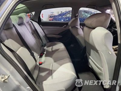 Zdjęcie 10 z 12 samochodu: 2019 HONDA ACCORD LX VIN:1HGCV1F17KA150447 - miniatura