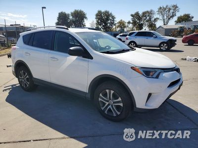 Czwarte zdjęcie samochodu z boku: 2018 TOYOTA RAV4 LE VIN:JTMBFREVXJJ735127 - miniatura