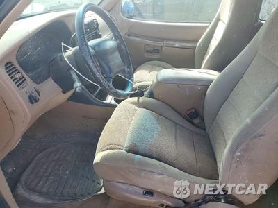 Zdjęcie 7 z 13 samochodu: 1998 FORD EXPLORER VIN:1FMYU24E7WUC04266 - miniatura