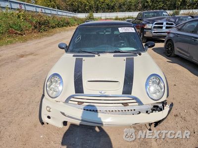 Piąte zdjęcie samochodu w środku: 2005 MINI COOPER S VIN:WMWRE335X5TG96874 - miniatura