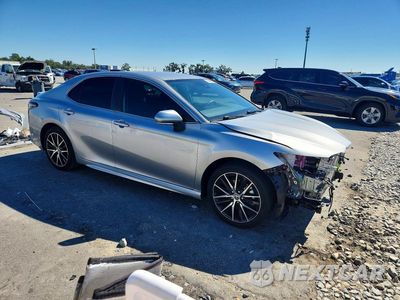 Czwarte zdjęcie samochodu z boku: 2024 TOYOTA CAMRY HYBRID SE VIN:4T1G31AK5RU622865 - miniatura