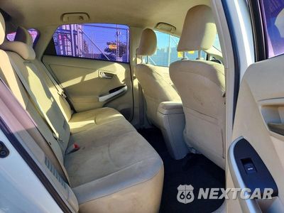 Zdjęcie 10 z 12 samochodu: 2012 TOYOTA PRIUS THREE VIN:JTDKN3DU0C1539449 - miniatura