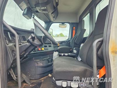 Zdjęcie 7 z 13 samochodu: 2023 FREIGHTLINER CASCADIA 116 SEMI TRUCK VIN:3AKJHTDVXPDUA1243 - miniatura