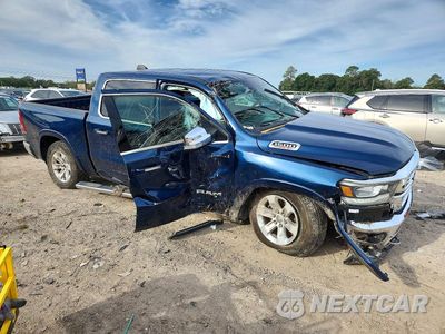 Czwarte zdjęcie samochodu z boku: 2022 RAM 1500 LARAMIE VIN:1C6SRFJM3NN171135 - miniatura