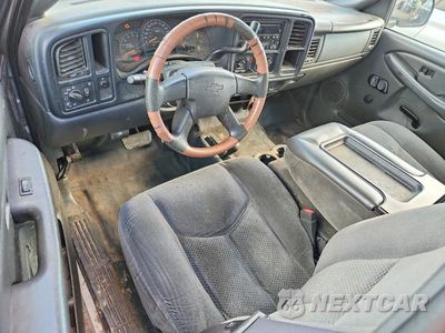 Zdjęcie 8 z 12 samochodu: 2006 CHEVROLET SILVERADO K1500 VIN:1GCEK19T36E140591 - miniatura