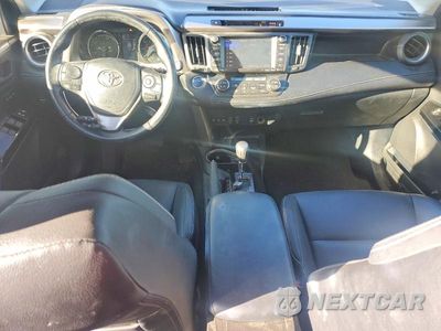 Zdjęcie 8 z 13 samochodu: 2018 TOYOTA RAV4 HV LIMITED VIN:JTMDJREV9JD171766 - miniatura