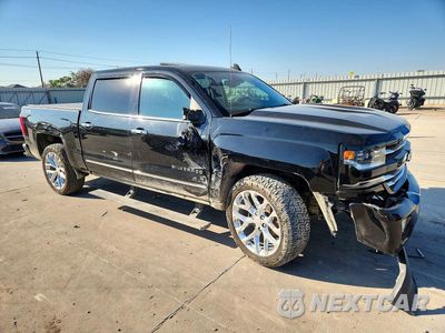 Czwarte zdjęcie samochodu z boku: 2018 CHEVROLET SILVERADO K1500 LTZ VIN:3GCUKSEJ0JG603956 - miniatura