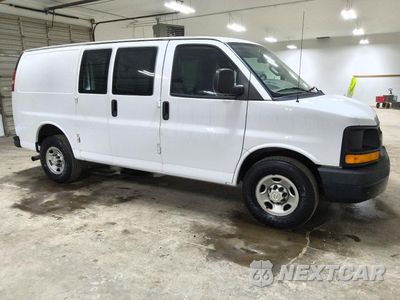 Czwarte zdjęcie samochodu z boku: 2016 CHEVROLET EXPRESS G2500 VIN:1GCWGAFF0G1331981 - miniatura
