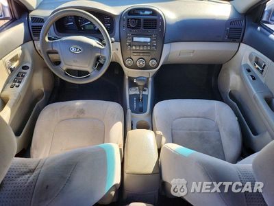 Zdjęcie 8 z 12 samochodu: 2009 KIA SPECTRA LX VIN:KNAFE221195624321 - miniatura