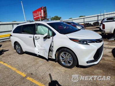 Czwarte zdjęcie samochodu z boku: 2024 TOYOTA SIENNA PLATINUM 7-PASSENGER VIN:5TDESKFC2RS148318 - miniatura