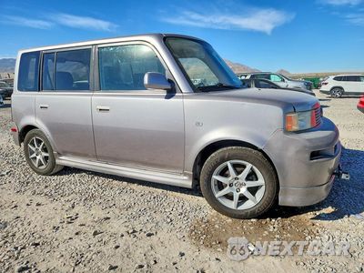 Czwarte zdjęcie samochodu z boku: 2006 SCION XB BASE VIN:JTLKT324564043062 - miniatura