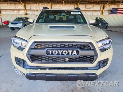 Piąte zdjęcie samochodu w środku: 2018 TOYOTA TACOMA VIN:5TFCZ5AN7JX163702 - miniatura