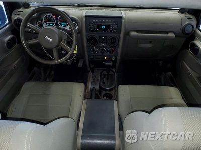 Zdjęcie 8 z 13 samochodu: 2007 JEEP WRANGLER SAHARA VIN:1J8GA591X7L115209 - miniatura