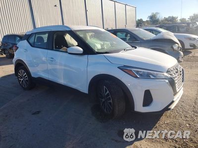 Czwarte zdjęcie samochodu z boku: 2021 NISSAN KICKS SV VIN:3N1CP5CV9ML494321 - miniatura