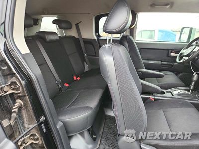 Zdjęcie 11 z 13 samochodu: 2007 TOYOTA FJ CRUISER BASE VIN:JTEBU11F670096485 - miniatura