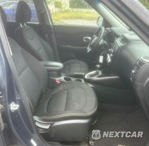 Piąte zdjęcie samochodu w środku: 2016 KIA SOUL + VIN:KNDJP3A5XG7293533 - miniatura